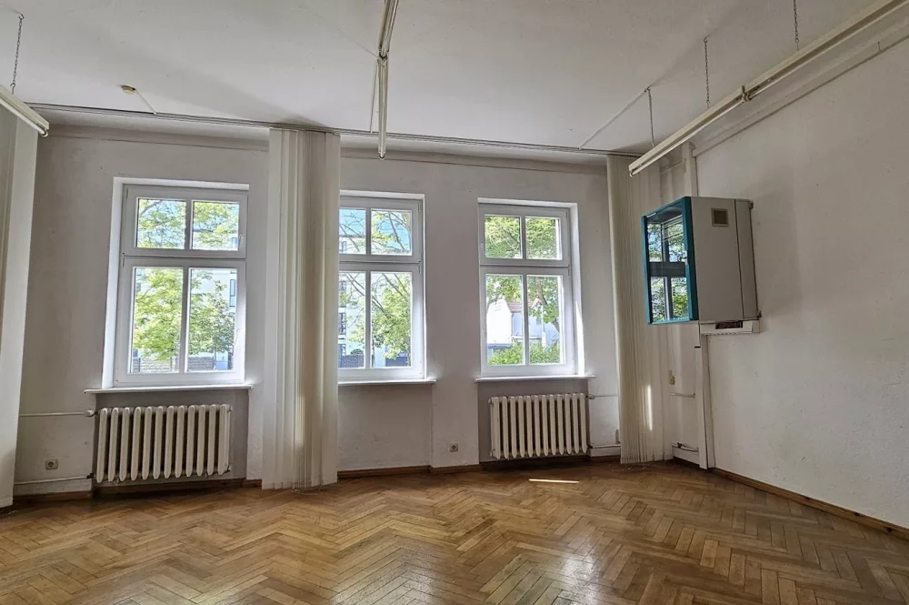 Büro EG